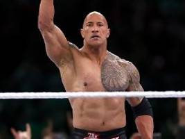 Sieg vor 70.000 Zuschauern: Dwayne The Rock Johnson feiert Wrestling-Comeback