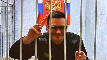 Druck auf Putins Opposition - Jaschin zieht Jacke aus und landet in Einzelzelle