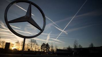 Aktivisten blockieren Mercedes-Werk bei Bremen