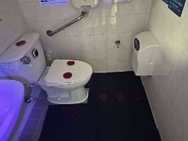 neue technik gegen krankmacher: toilette lässt sich nur spülen, wenn deckel zu