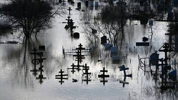 Hochwasser in Russland immer schlimmer: Putin lehnt Besuch ab