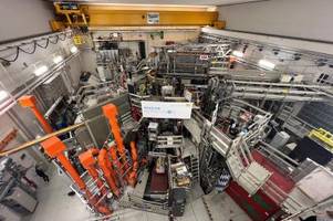 Von der Leyen besucht Forschungsanlage zur Kernfusion