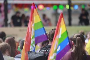 zahl registrierter queerfeindlicher straftaten verdoppelt