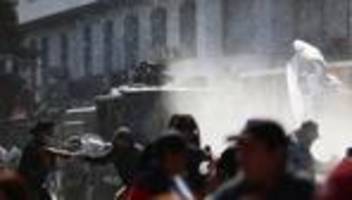 argentinien: polizei setzt wasserwerfer bei protesten gegen präsident milei ein