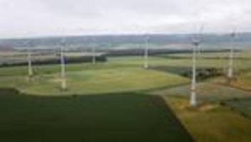 energie: knappe mehrheit für cdu-gesetzentwurf zu windrädern