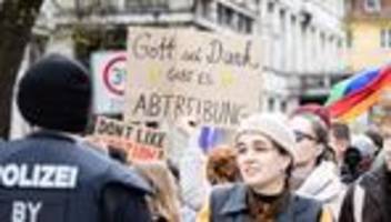 frauenrechte: eu-parlament fordert grundrecht auf schwangerschaftsabbruch