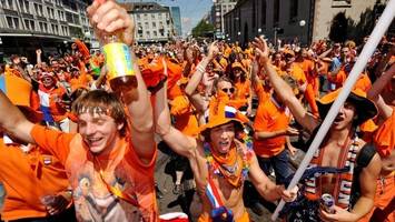 campen tausende holland-fans auf der horner rennbahn?
