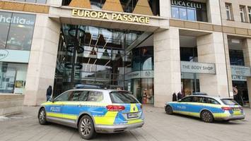 Raub vor Europa Passage: Polizei nimmt 18-Jährigen fest