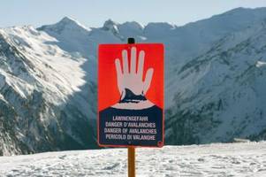 lawine erfasst gruppe in Ötztaler alpen: offenbar zwei tote