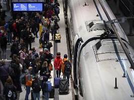 Aber Sanierungsarbeiten belasten: Zugverkehr boomt wie noch nie