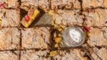 Rhabarber-Blechkuchen: Stillt barbarischen Rhabarberhunger