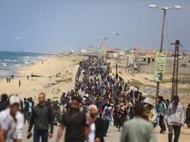 Gerüchte um Checkpoint-Öffnung: Tausende Palästinenser ziehen nach Nordgaza