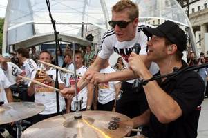 sportfreunde-drummer flo weber: es wird ein zweites sommermärchen geben