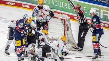 Auftakt im Eishockey-Finale: Bremerhaven empfängt Berlin