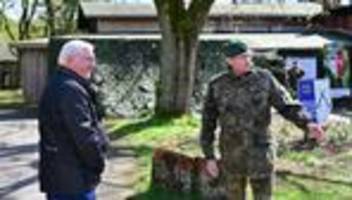 Militär: Steinmeier besucht Truppenübungsplatz Munster