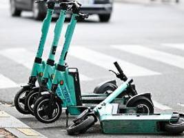 gericht weist beschwerde ab: gelsenkirchen verbannt e-scooter aus der stadt