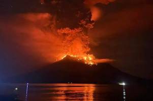 Tsunami-Warnung: Vulkaninsel droht ins Meer zu stürzen