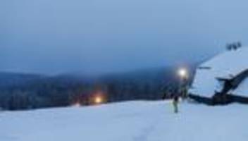 Freizeit: Neuschnee und Wintersport im Schwarzwald