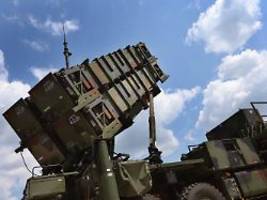 Nach Krisensitzung: NATO verspricht Ukraine weitere Hilfe zur Luftverteidigung