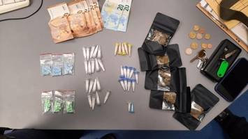 Radfahrer auf Bahnsteig mit Drogen im Gepäck festgenommen