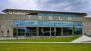Stellenabbau bei Tesla - Experte: „Durchhänger-Jahr“ 2024