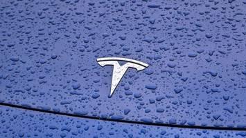 Stellenabbau bei Tesla - Experte erwartet „Durchhänger-Jahr“