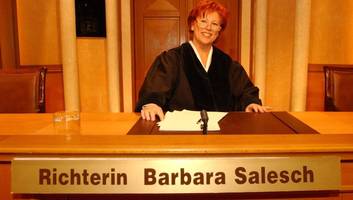 „Prozesse sind nicht ausgedacht“ - Hinter den Kulissen bei Richterin Barbara Salesch