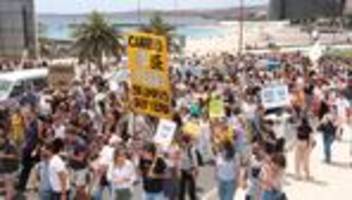 Spanien: Proteste gegen den Massentourismus auf den Kanaren