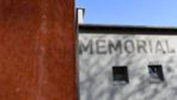 Gedenkstättenbesuch: Innenminister gedenkt der politischen Opfer des Nazi-Regimes