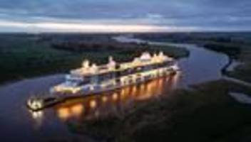 Schifffahrt: Neuestes Kreuzfahrtschiff der Meyer Werft schafft Emspassage