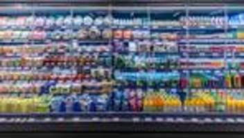 veganer supermarkt: fake-blut aus paprika