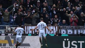 St. Pauli wieder auf Aufstiegskurs - KSC schlägt Hertha