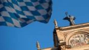 Legalisierung : Söder: Aigner soll Kiffen im Landtag verbieten