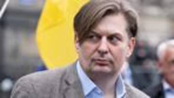 AfD-Spitzenkandidat: Maximilian Krah lehnt eigene Konsequenzen aus Mitarbeiter-Festnahme ab