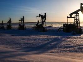 Regierung hebt Prognose an: Russlands Wirtschaft wächst - auch dank Öl-Export