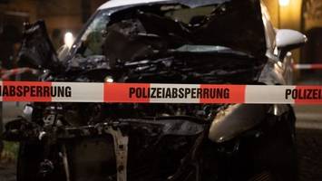 Zwei Autos in Friedrichshain angezündet: Polizei ermittelt