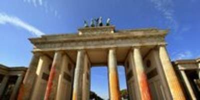 Farbaktion am Brandenburger Tor: Bewährungsstrafen für Aktivisten