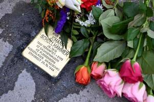 Drei neue Stolpersteine in Augsburg würdigen NS-Opfer