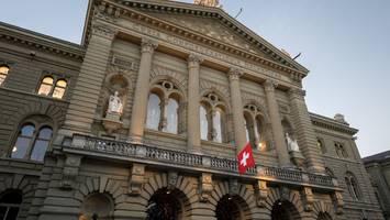 Konflikt zwischen Sanktionen und Neutralität - Schweiz blockiert Milliarden an russischem Vermögen