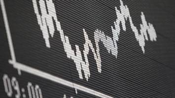 Morgenbörse - Dax springt über 18.000 Punkte, Anleger steigen bei SAP ein