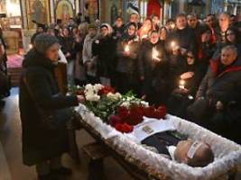 Auch Gedenkgottesdienst geleitet: Priester wegen Beisetzung von Nawalny suspendiert