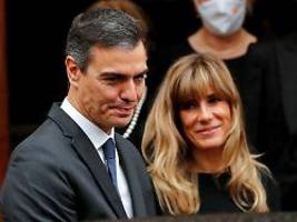 Denke über Rücktritt nach: Spaniens Premier kontert Anzeige gegen seine Frau