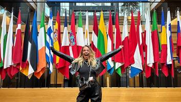 Zu Besuch in Straßburg - Sie setzt sich für Gleichberechtigung ein: Lola Weippert im Europaparlament