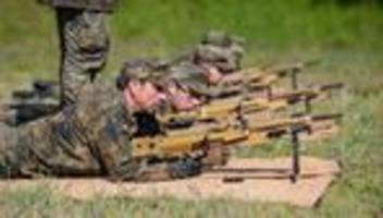 militär: heimatschutzübung in karlsruhe: reservisten ausgebildet