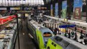 Verletzte: Unfall mit Bauzug - Chaos am Hamburger Hauptbahnhof