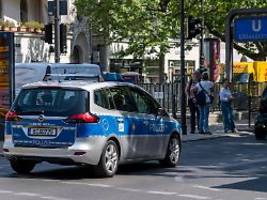 raser auf dem ku’damm: 15-jähriger verletzt vier berliner polizisten