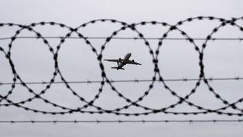 GPS-Attacken auf Flugzeuge: Stört Russland Urlaubsflieger?