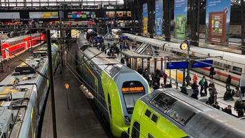 Unfall mit Bauzug - Chaos am Hamburger Hauptbahnhof