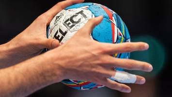 flensburgs handballer feiern auswärtssieg in leipzig