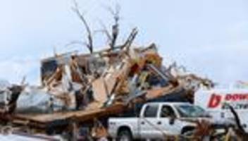 Unwetter: Tornados richten in den USA schwere Schäden an
